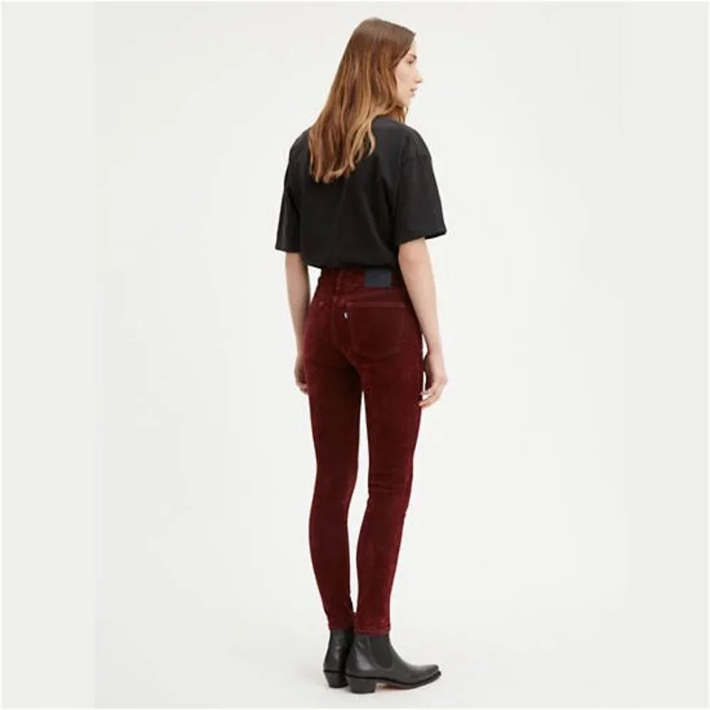 Levi's 721 Made a& Crafted High Rise Velvet Jeans in Burgundy - LIKE NEW - Picture 4 of 9